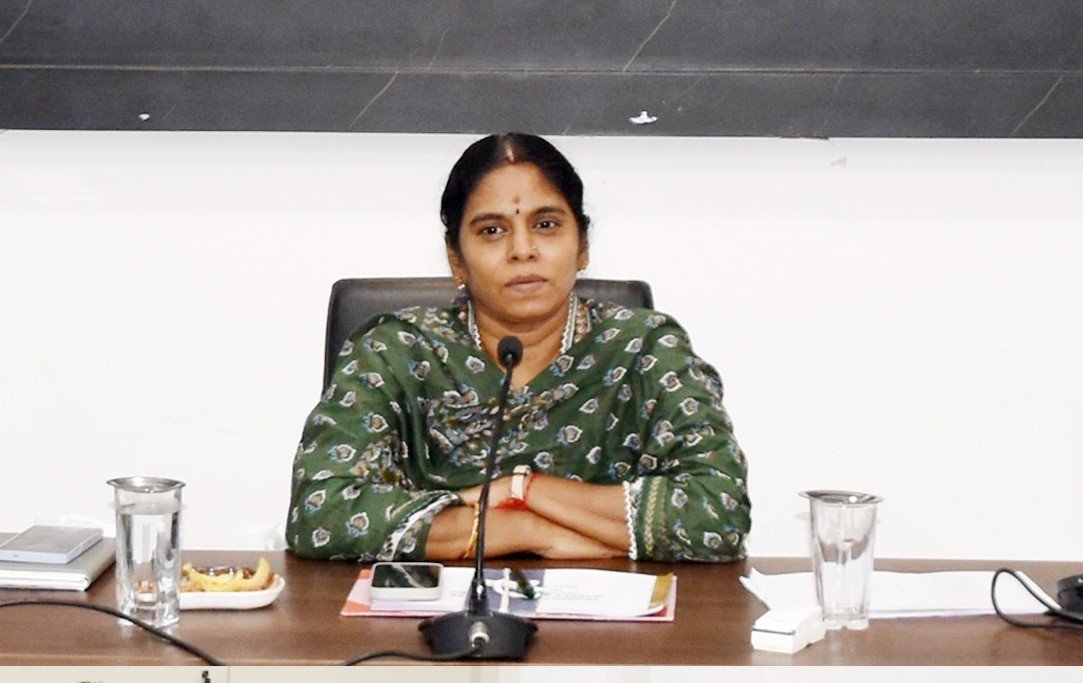 பொதுமக்களுக்கு சீரான குடிநீர் வழங்குவதை அலுவலர்கள் உறுதி செய்ய வேண்டும்: பெரம்பலூர் மாவட்ட ஆட்சியர்  உத்தரவு!