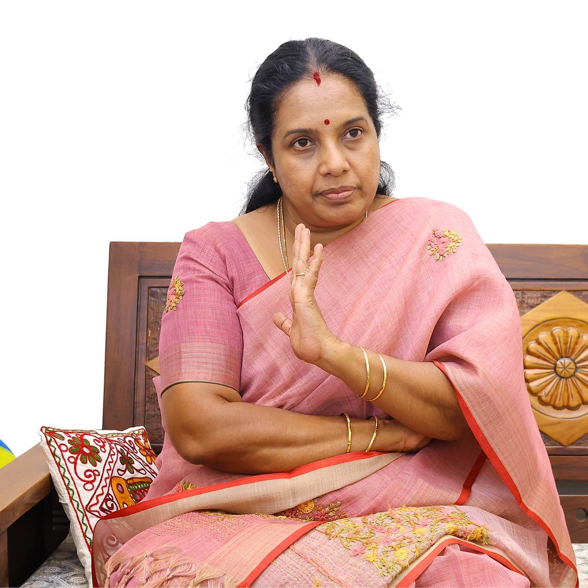 சோழர் கால செப்பேடுகள் மீட்பு: முதல்வர் ஜோசப் விஜய்யின் மௌனம் ஏமாற்றம் அளிக்கிறது! வானதி சீனிவாசன் சாடல்